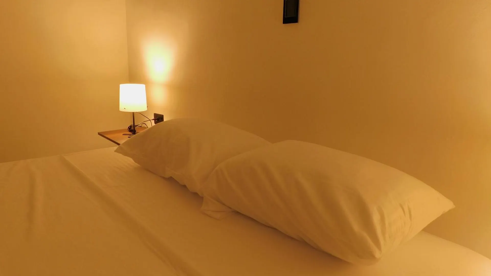 La Familia Hostel - Manila Medellín