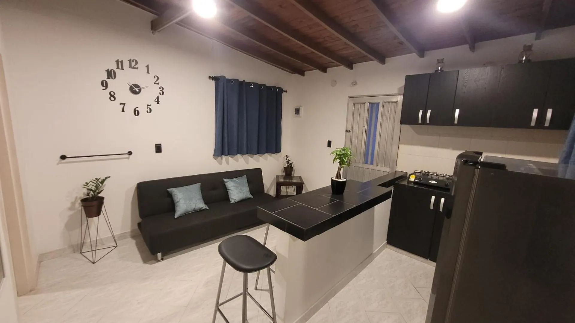 La Familia Hostel - Manila Medellin