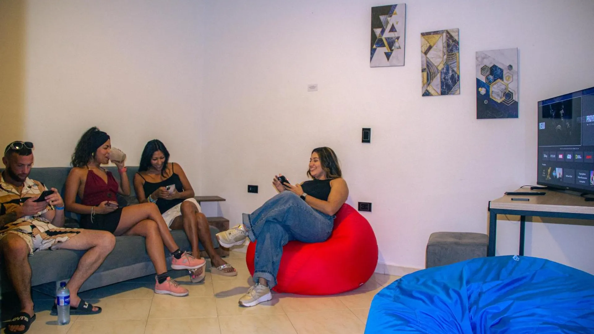 La Familia Hostel - Manila Medellin