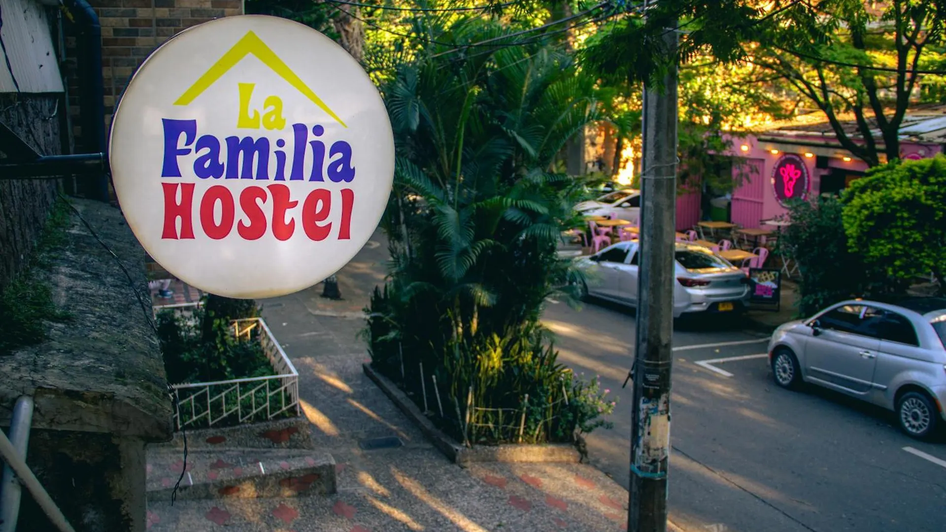 La Familia Hostel - Manila Medellin