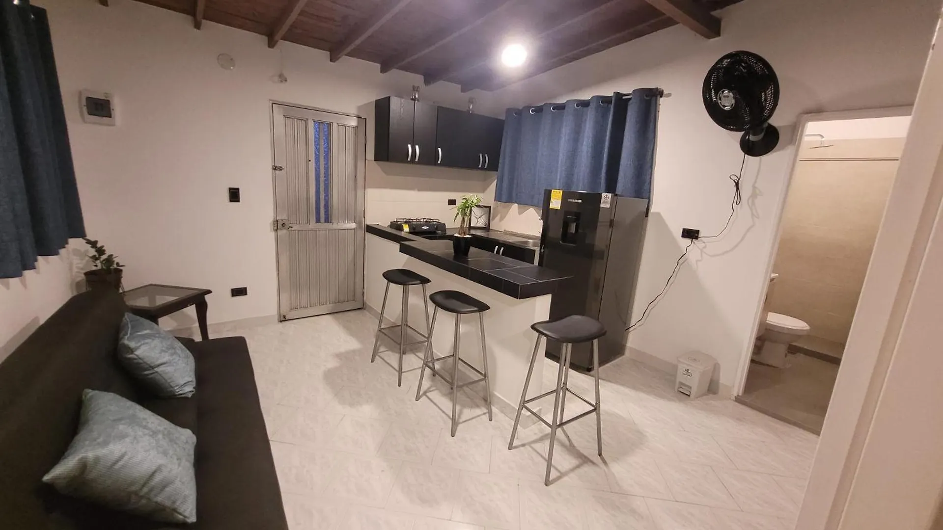 La Familia Hostel - Manila 麦德林