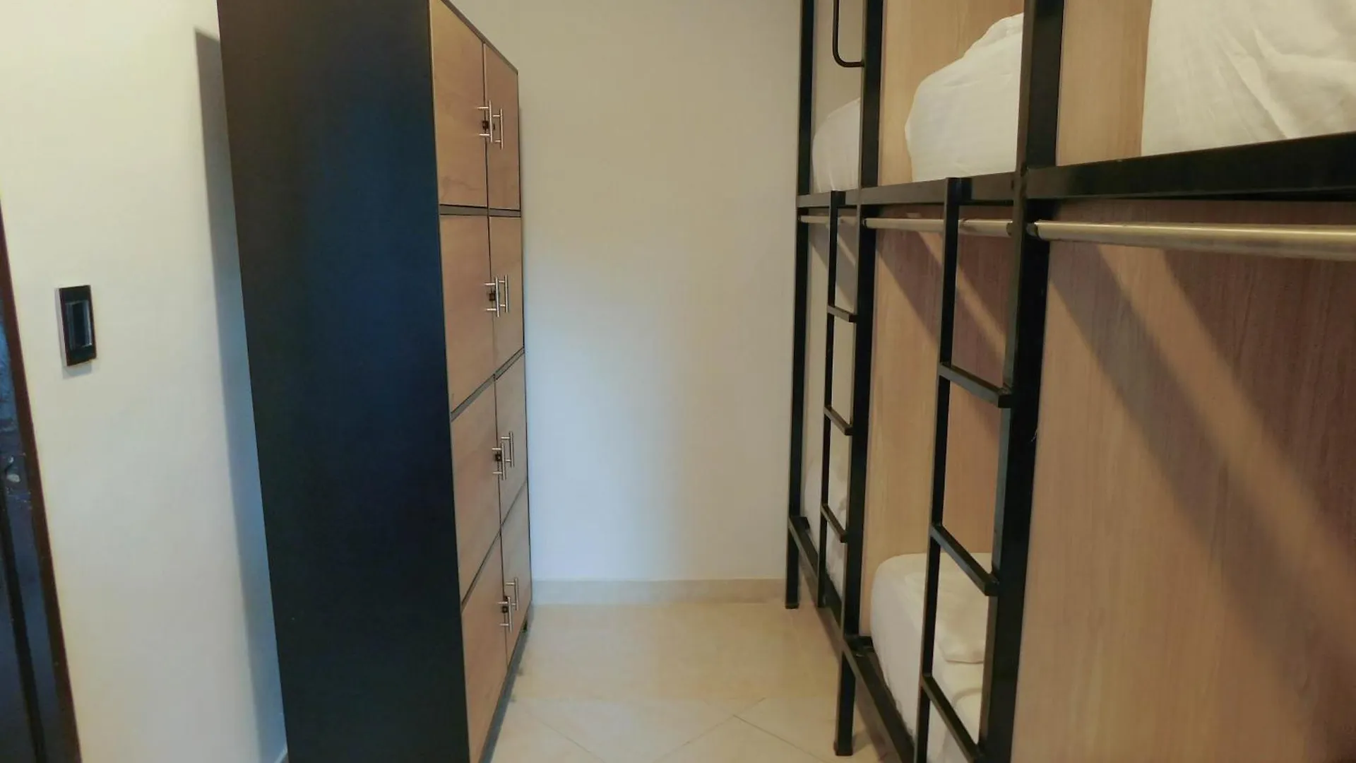 La Familia Hostel - Manila Medellín