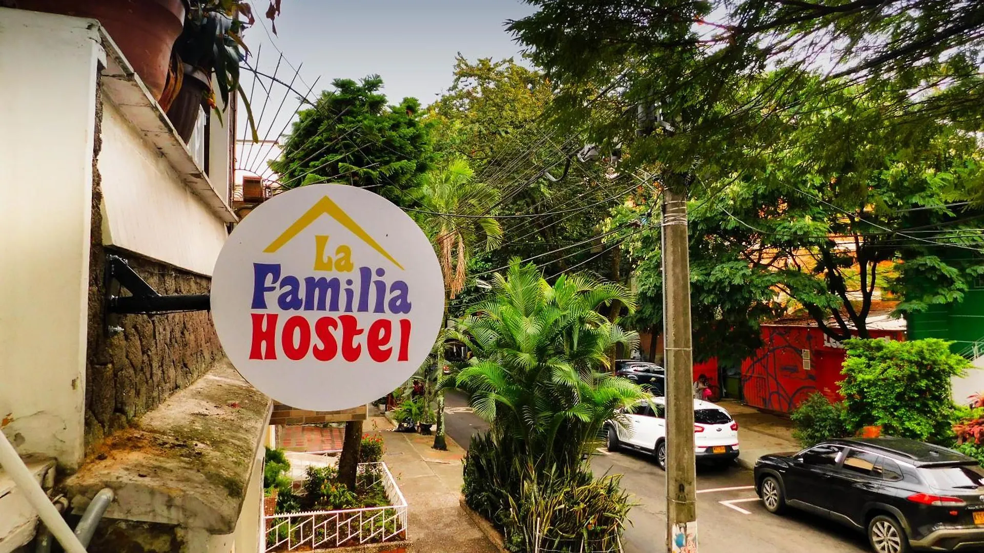 La Familia Hostel - Manila Medellín